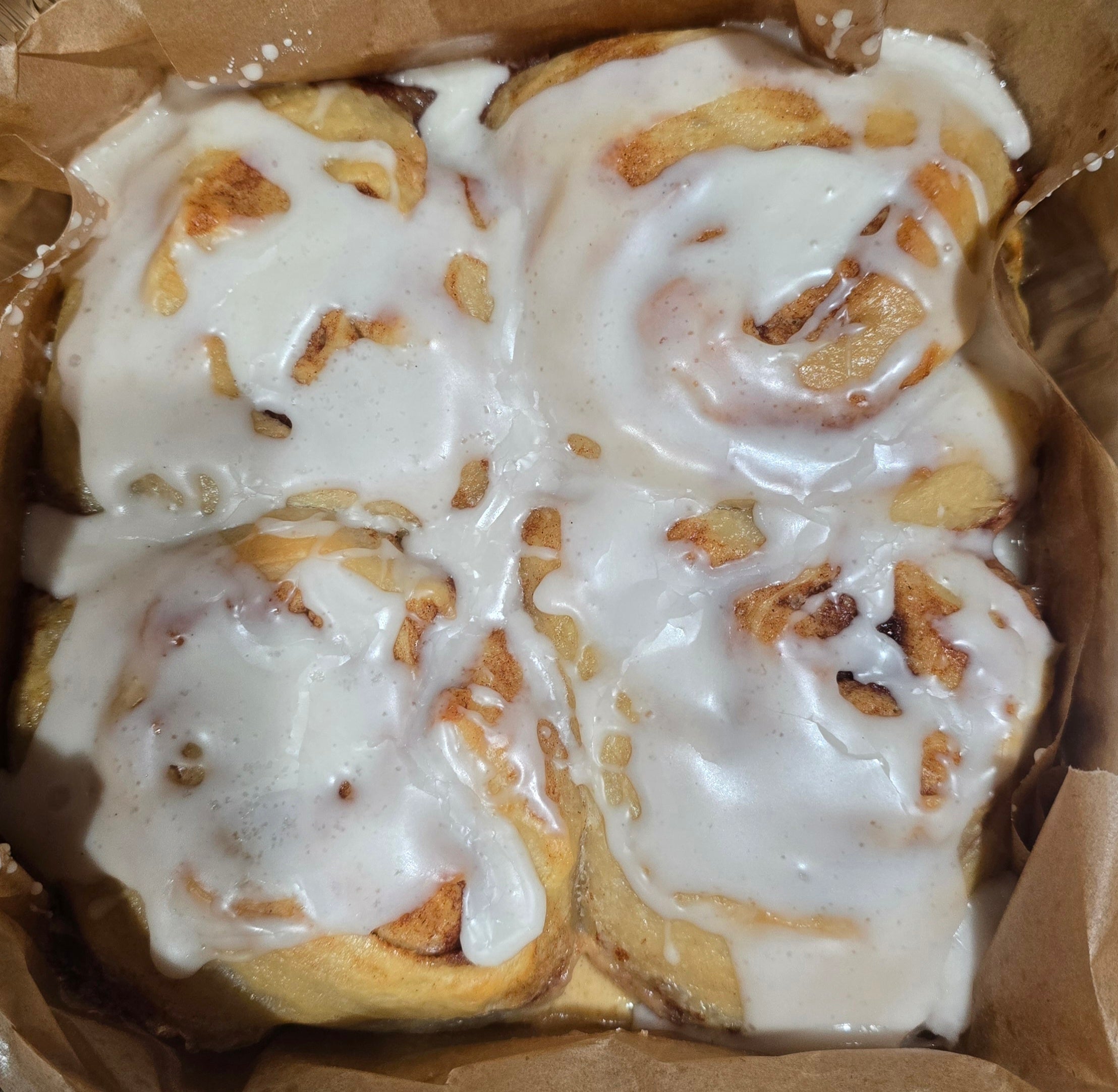 Cinnamon Rolls w. Vanilla Glaze